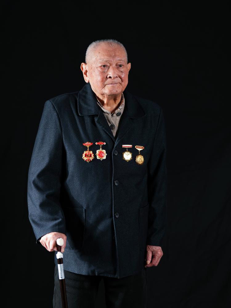 揭秘抗战胜利80周年：“地雷战”英雄刘寿山的亲身经历：如何将敌人一举炸毁！