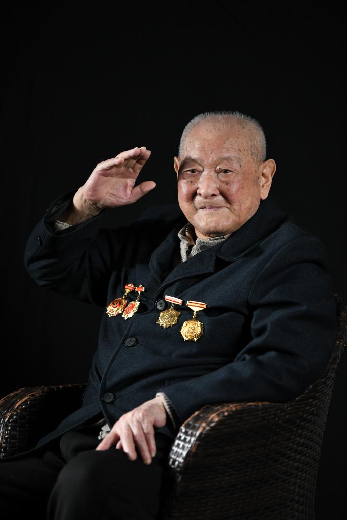 揭秘抗战胜利80周年：“地雷战”英雄刘寿山的亲身经历：如何将敌人一举炸毁！