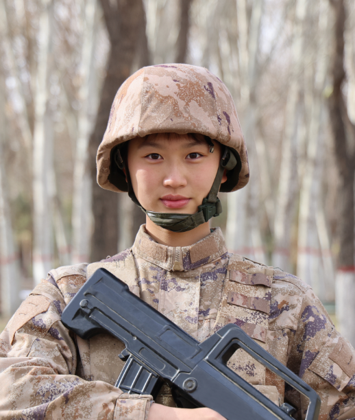 新训已过大半，这批女兵的对比照引发强烈关注！