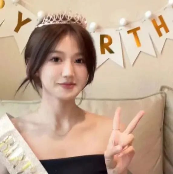 新训已过大半，这批女兵的对比照引发强烈关注！