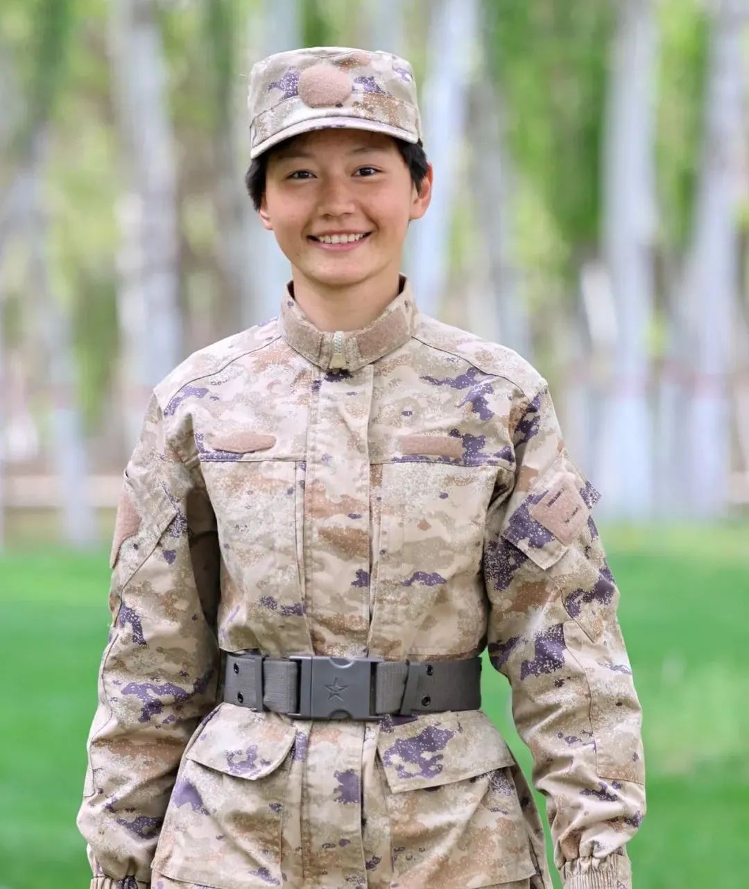 新训已过大半，这批女兵的对比照引发强烈关注！