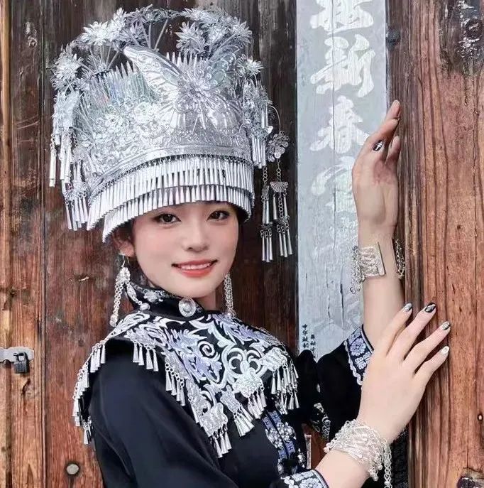 新训已过大半，这批女兵的对比照引发强烈关注！