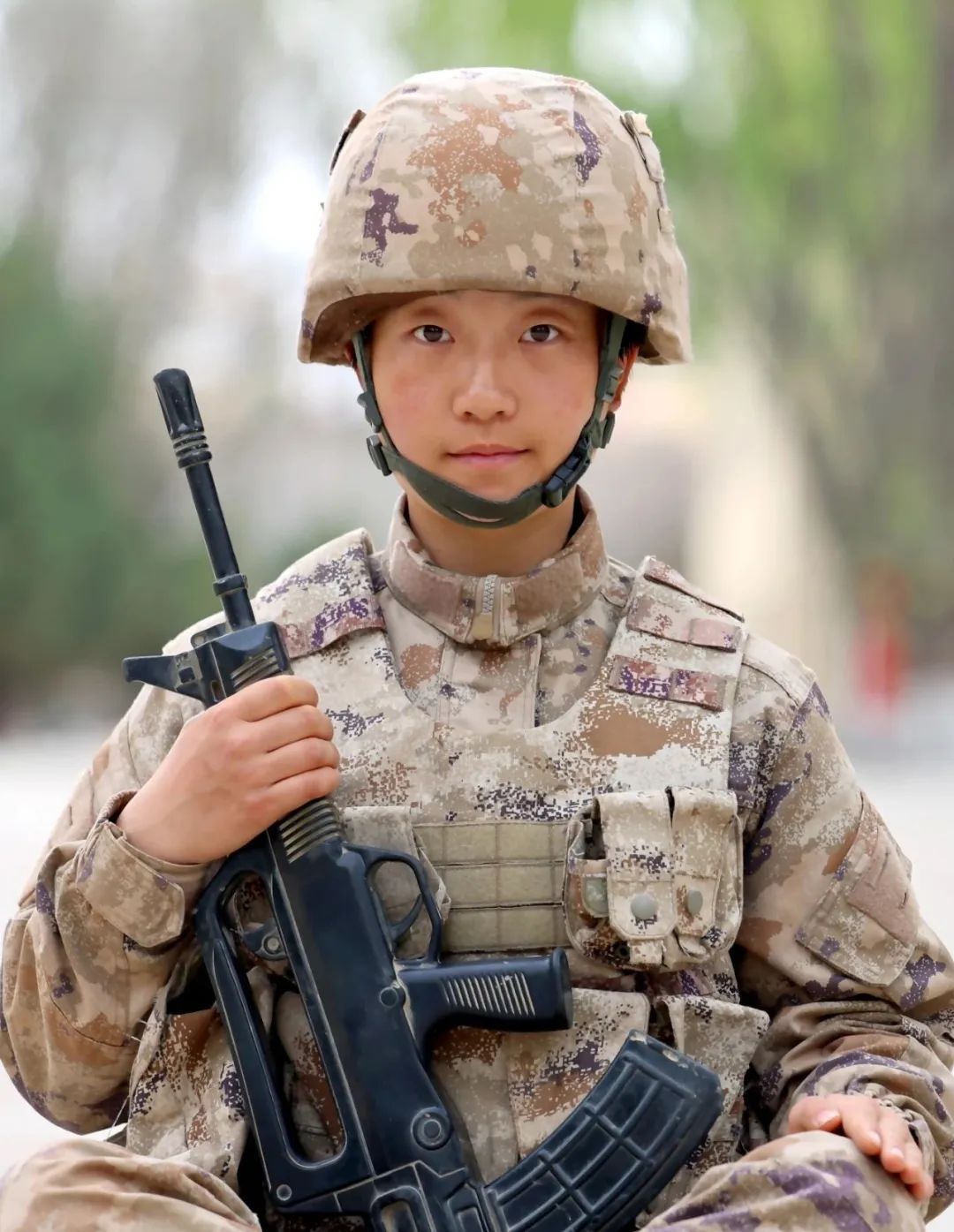 新训已过大半，这批女兵的对比照引发强烈关注！