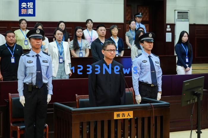 
有期徒刑七年 南方电网原党组成员龙飞受贿案一审宣判：电力行业腐败案揭露社会阴暗面
