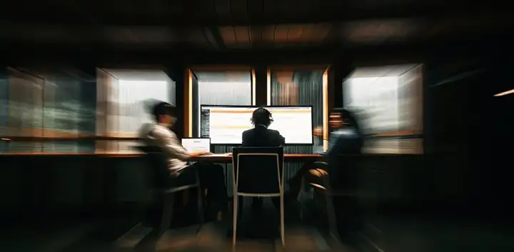 在 AI 创业竞争激烈的领域中，Medeo 正在探索什么？｜与晨然深入探讨 AI 视频产品及年轻人的商机
