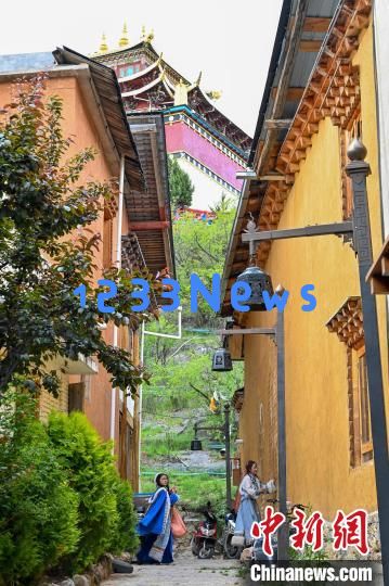 
海外华文媒体“高原行”启动 在香格里拉看见守护与传承的奇妙之旅
