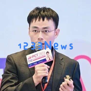 AI+生物知识图谱，加速功效成分开发