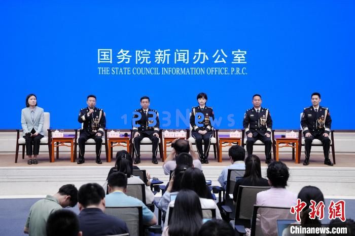 移民管理警察代表共话法治中国、平安中国建设：共筑和谐社会的新篇章