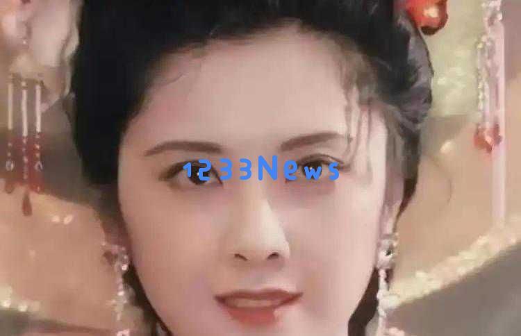 她是八十年代风华绝代的美丽女星，如今72岁依旧魅力四射无子女
