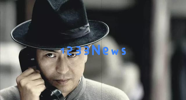 张嘉益55岁骑三轮车载秦海璐，西安民工打扮尽显朴实风采
