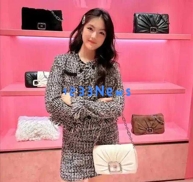 李湘晒奢华粽子庆端午，女儿时尚穿搭引发热议