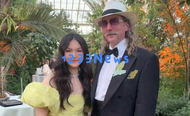李湘晒奢华粽子庆端午，女儿时尚穿搭引发热议