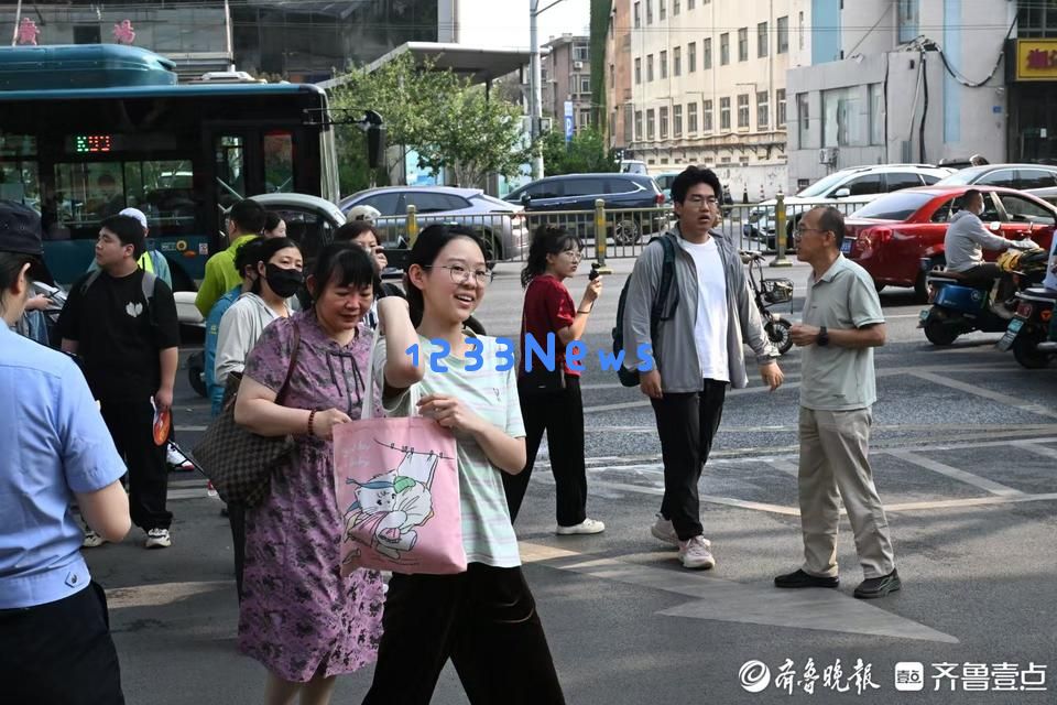 考生调整心态积极备考，信心十足走进考场迎接挑战