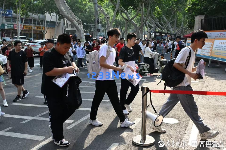 考生调整心态积极备考，信心十足走进考场迎接挑战