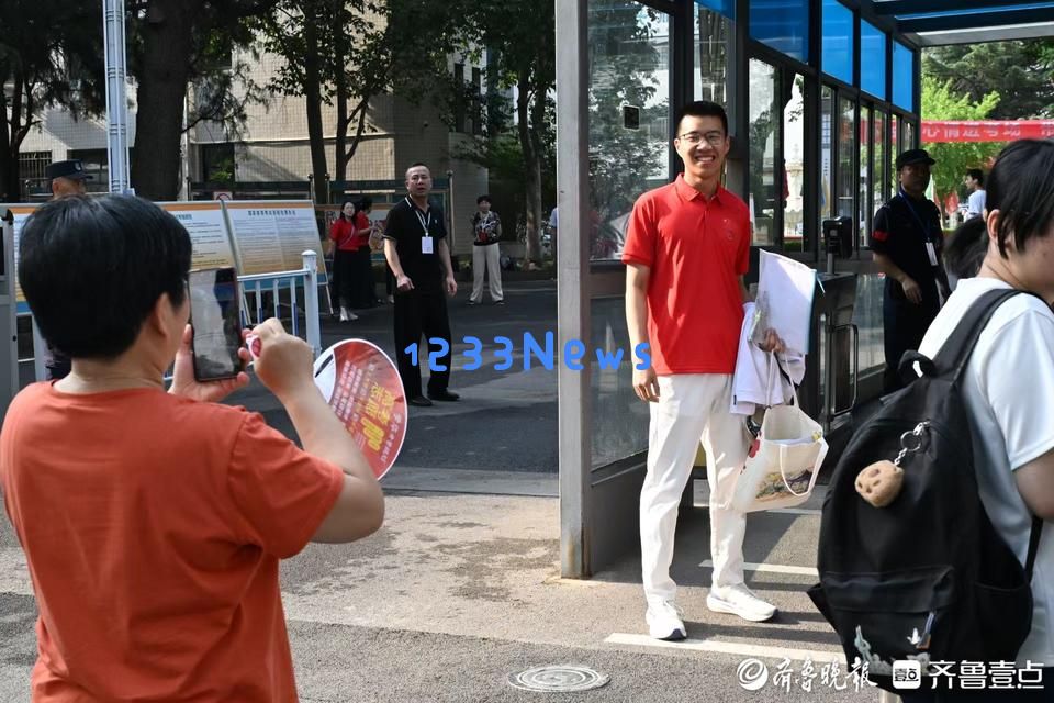 考生调整心态积极备考，信心十足走进考场迎接挑战
