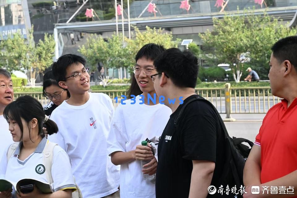 考生调整心态积极备考，信心十足走进考场迎接挑战