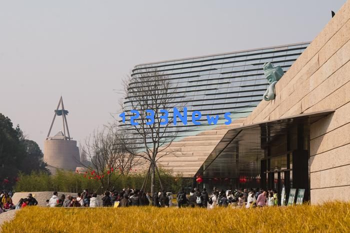 习语回响丨不断揭开三星堆的秘密：古老文明的惊人魅力与现代探索的奇妙结合