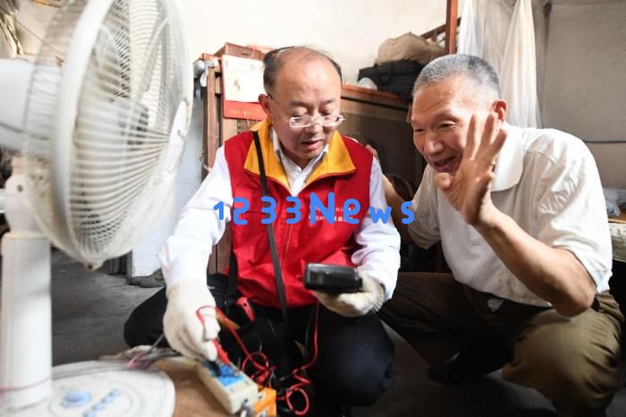 
第一视点丨时代变迁 精神永恒——写在“红船精神”提出20周年之际：铭记初心，传承鞭策
