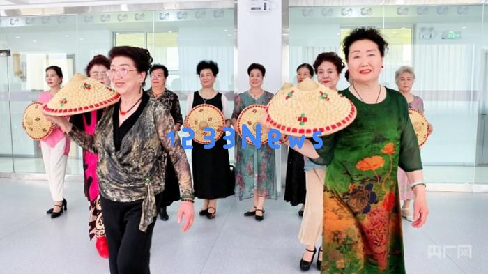 
【牢记嘱托·看见美好中国】把解决居民急难愁盼的事做深做细做到位：居无忧，乐无阻，温暖照亮每个角落！
