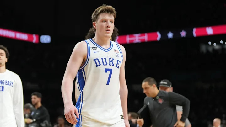 NBA选秀盛典——康_克努佩尔的个人背景及职篮球生涯成就分析