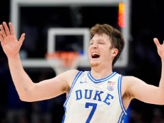 NBA选秀盛典——康-克努佩尔的个人背景及职篮球生涯成就分析