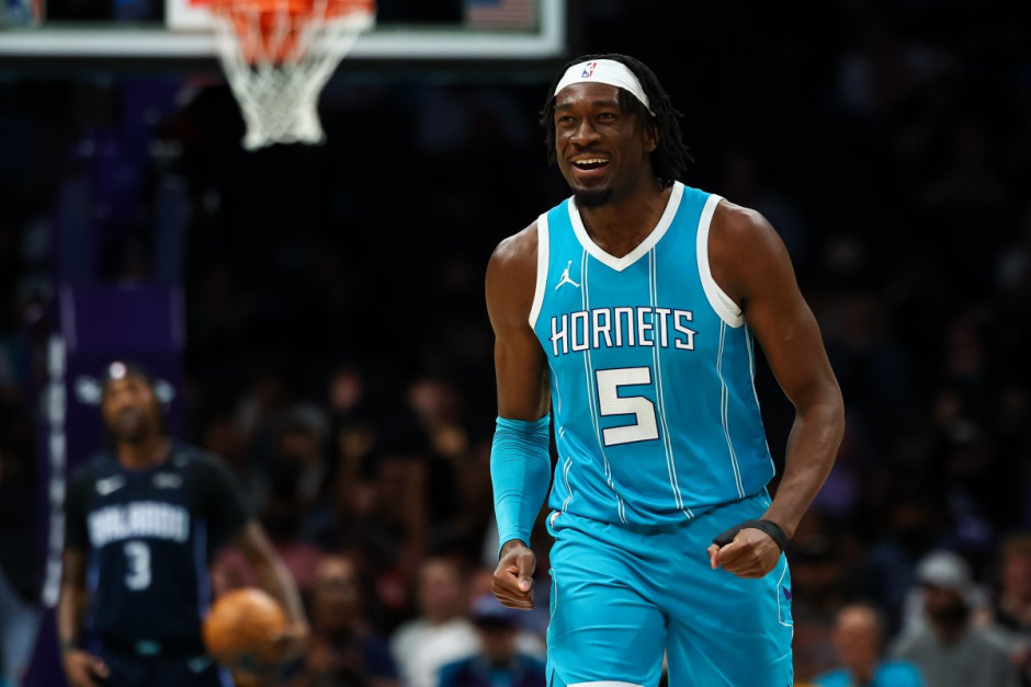 NBA动态交易消息黄蜂获取两枚首轮选秀权太阳成功引入马克_威廉姆斯