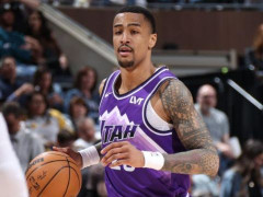NBA签约动态-Shams报告：约翰-科林斯成功执行2658万美元球员选项