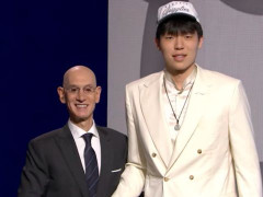 杨瀚森20岁生日实现梦想 中国男篮未来希望寄托于这位年轻的篮球才俊