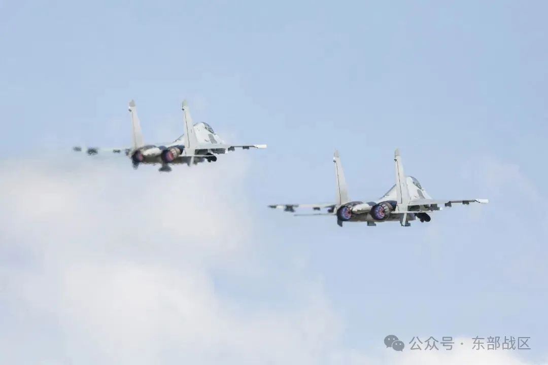 低空飞行突破与空战对抗：深入解读这场实战化飞行训练的精彩瞬间