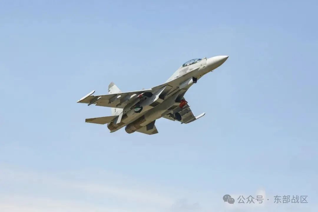 低空飞行突破与空战对抗：深入解读这场实战化飞行训练的精彩瞬间