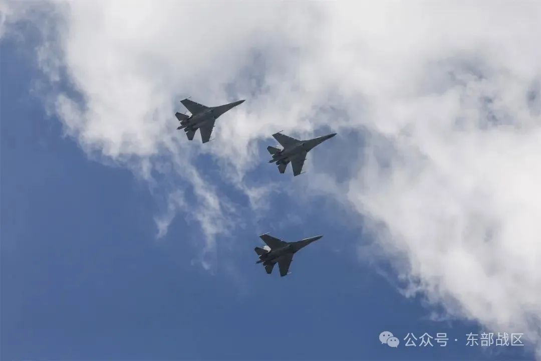 低空飞行突破与空战对抗：深入解读这场实战化飞行训练的精彩瞬间