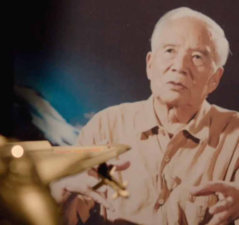 “为‘娃娃’走上考场，他一路陪伴走过了三公里的温暖时光