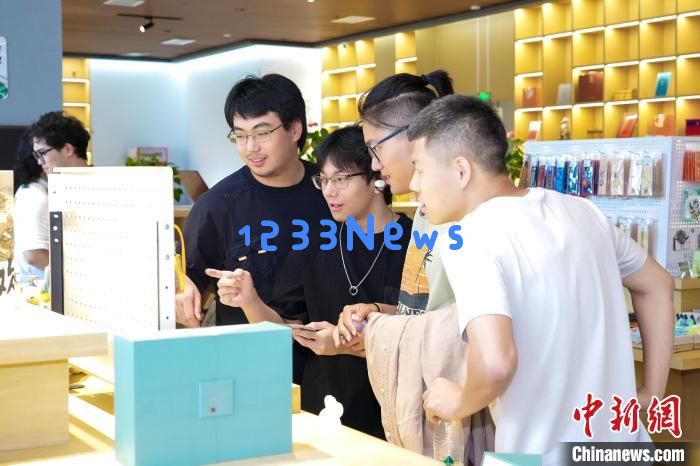 
30余名留学人员访“名士之乡” 感受千年文脉与创新发展：奇迹探寻新面貌的碰撞与汇聚

