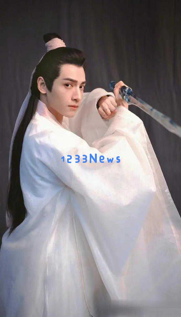 娱乐圈四位身材较瘦的男明星，粉丝们纷纷呼吁他们要多增加饮食，保持健康体态