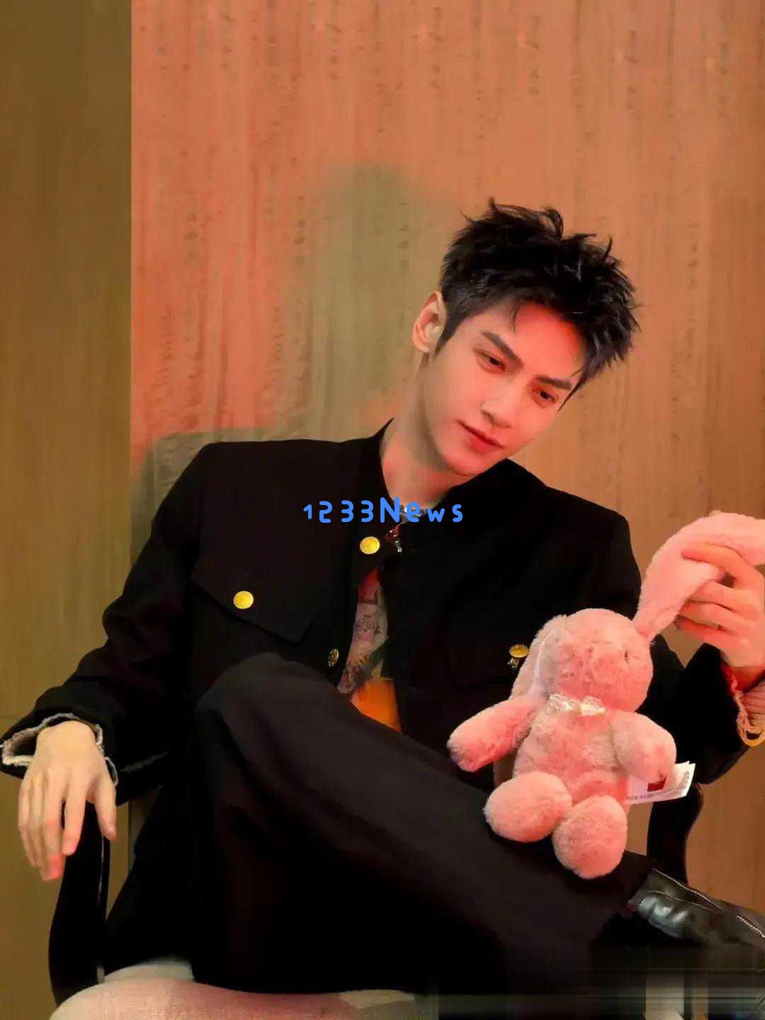 娱乐圈四位身材较瘦的男明星，粉丝们纷纷呼吁他们要多增加饮食，保持健康体态
