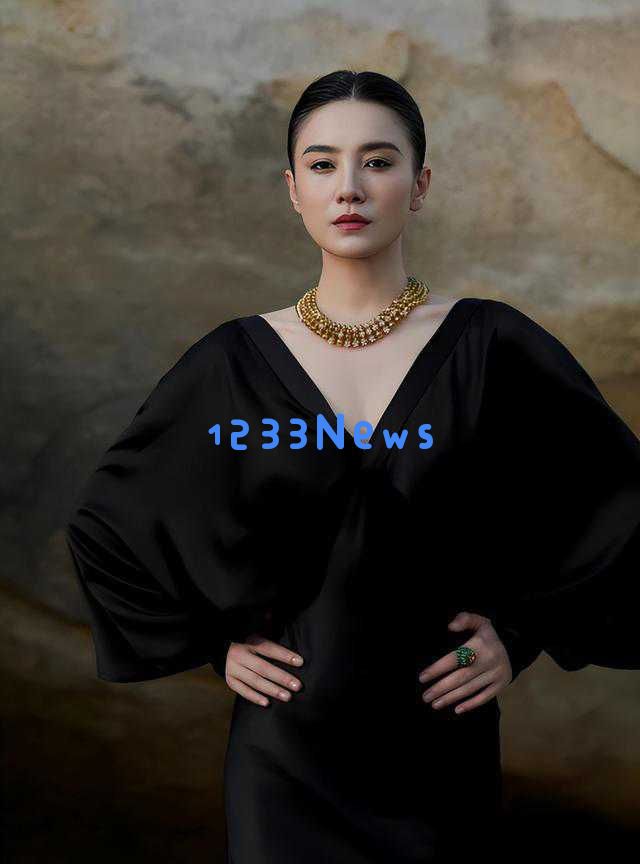 吴越与宋佳同台争艳，白玉兰舞台上友谊与实力共同绽放精彩