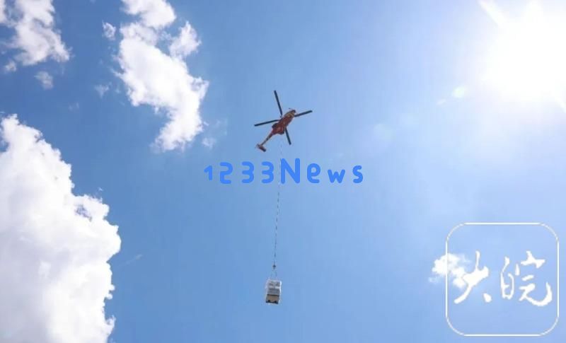 中国首创！黄山风景区采用直升机“空运”百余吨电力设备打破传统运输方式