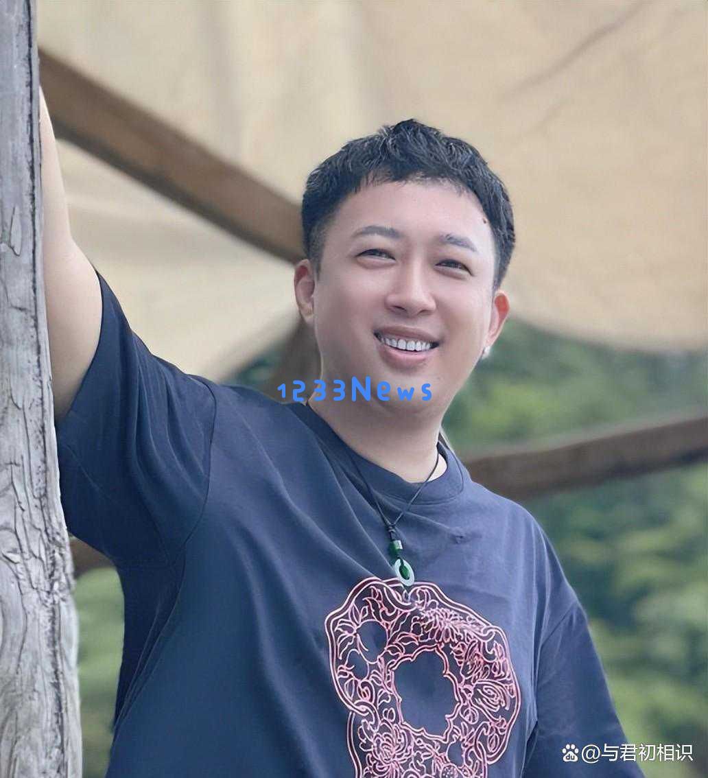 白鹿粉丝为何在短时间内出现“分裂”现象，于正深夜发声传递了什么信息