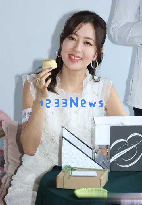 唐诗咏：展现港风女神魅力的独特风尚与风情