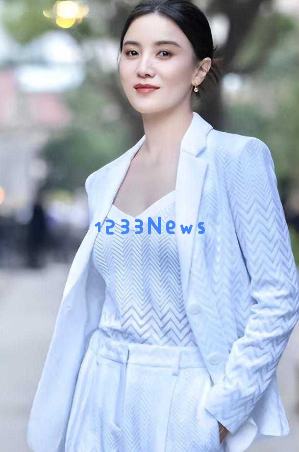 宋佳最新三张心情摄影曝光，连连夺得白玉兰视后引发众多惊喜