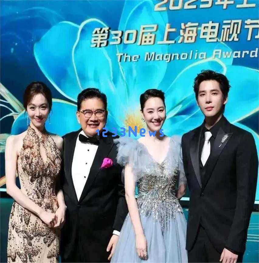 “咸猪手、抢风头”，一张合影，引发了白玉兰颁奖当天的“争议”？