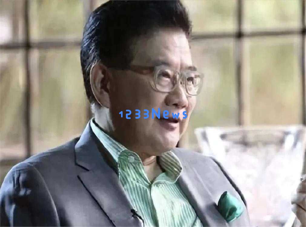 “咸猪手、抢风头”，一张合影，引发了白玉兰颁奖当天的“争议”？