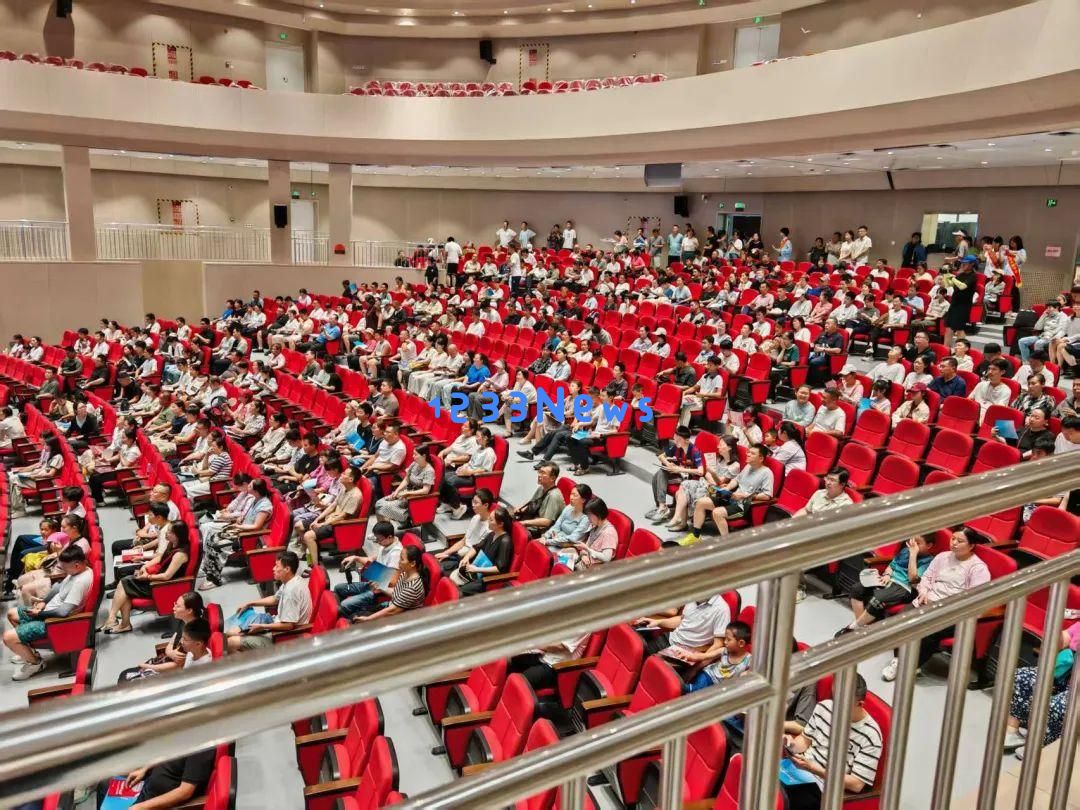 山东省实验中学鹊华校区开放日招收500人，吸引众多关注与热议