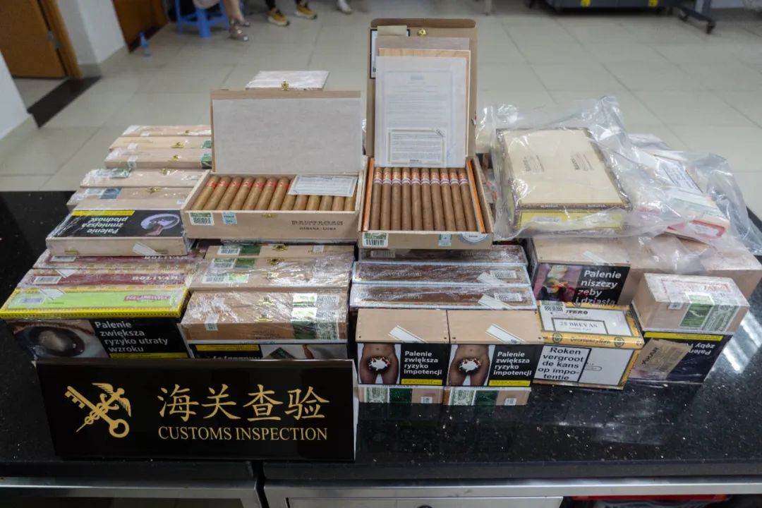 港珠澳大桥海关成功查获1080支高档雪茄走私案件进境的详细情况