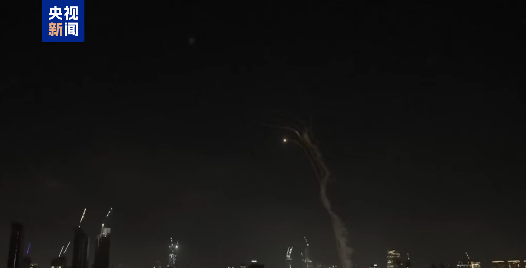 以色列军方侦测到伊朗导弹袭击事件多个地区启动防空警报响应