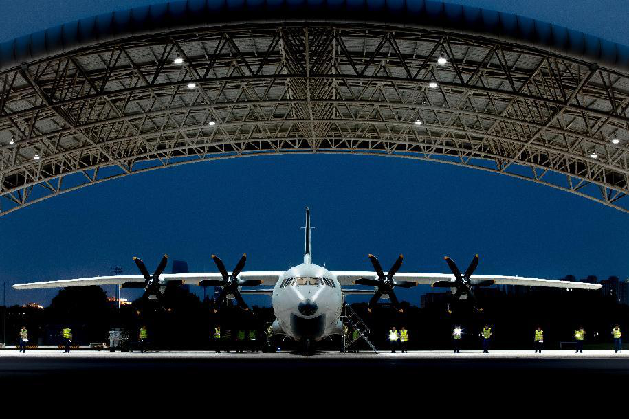 东部战区海军航空兵某团成功开展长时间反潜作战训练演练