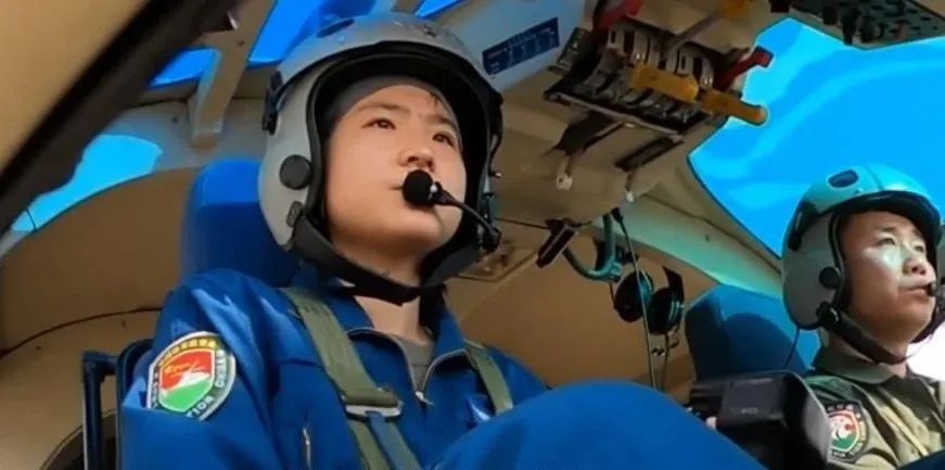 新一轮陆军女飞行员全优考核成功，展现过硬实力与风采！