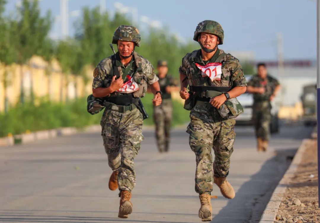 走进火焰山下的练兵场，举行一场精彩纷呈的大比武活动！