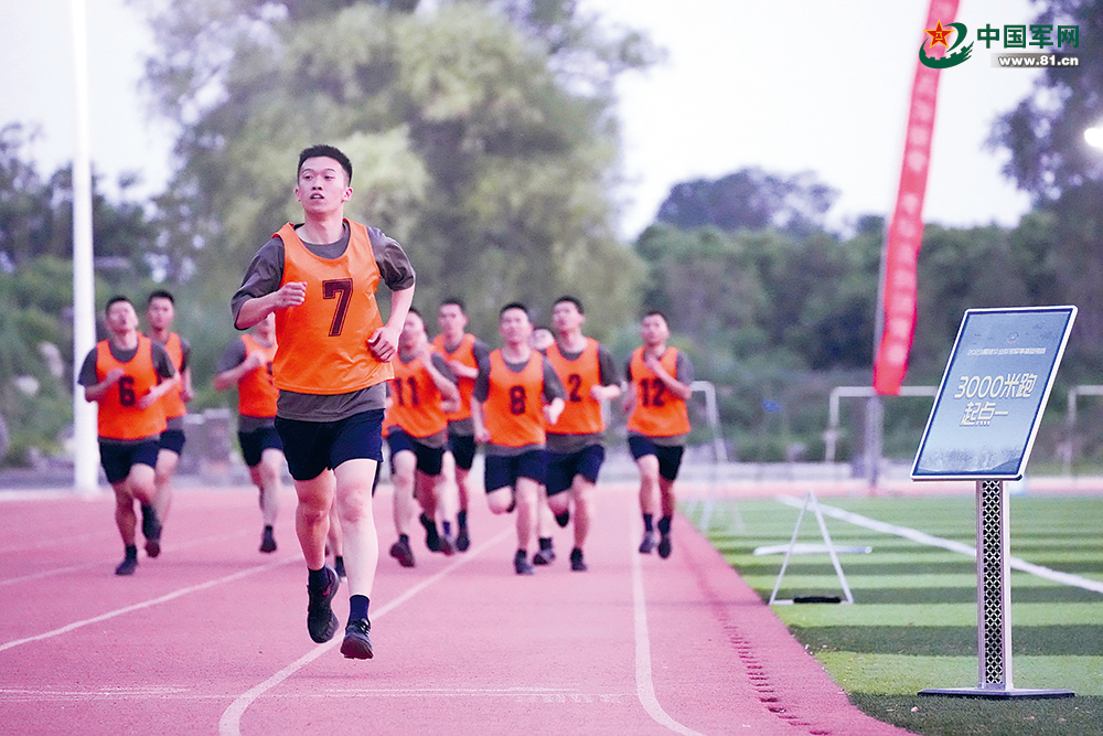 青春磨砺铸辉煌——陆军航空兵学院某旅飞行学员毕业考核精彩瞬间