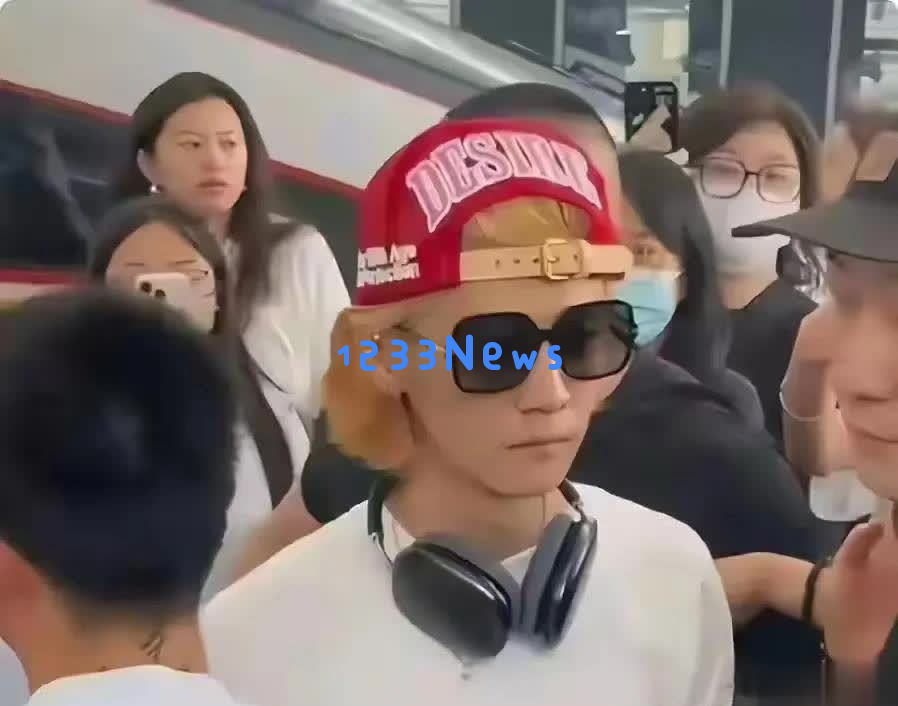 鹿晗重回巅峰，继续稳固他的顶流地位，粉丝反响热烈